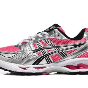 ASICS – Basket running rétro rose et argent à l’esthétique audacieuse