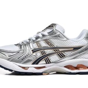 ASICS – Basket running rétro blanc, argent et détails dorés à l’ADN performance